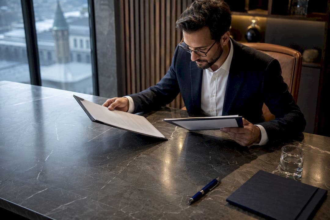Ugovor o djelu oder Outsourcing: Was passt für Ihr Geschäft in BiH?